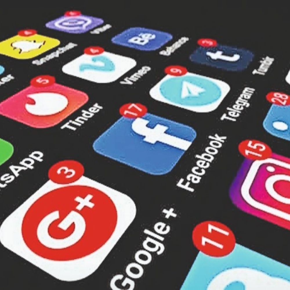 मेटा-X पर फेक न्यूज रोकने का दवाब बना रही सरकार:रोज 1,000 से ज्यादा पोस्ट हटाने के निर्देश; कल 8000 X अकाउंट बंद करने के आदेश दिए थे