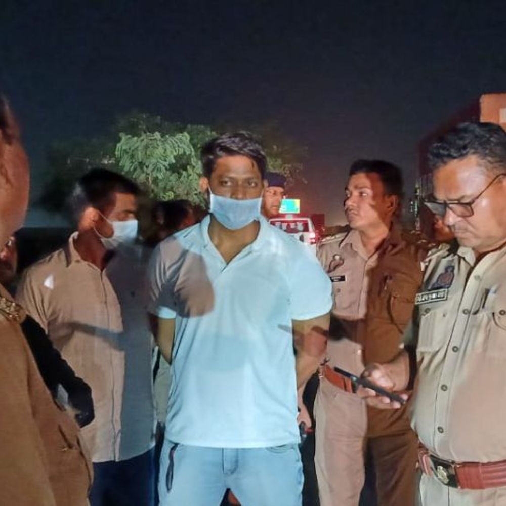 गोरखपुर में बारात आ रहे युवकों पर फायरिंग, एक गंभीर:खजनी थानाक्षेत्र में हुई घटना; से बलेनो से ओवरटेक कर ताबड़तोड़ बरसाईं गोलियां