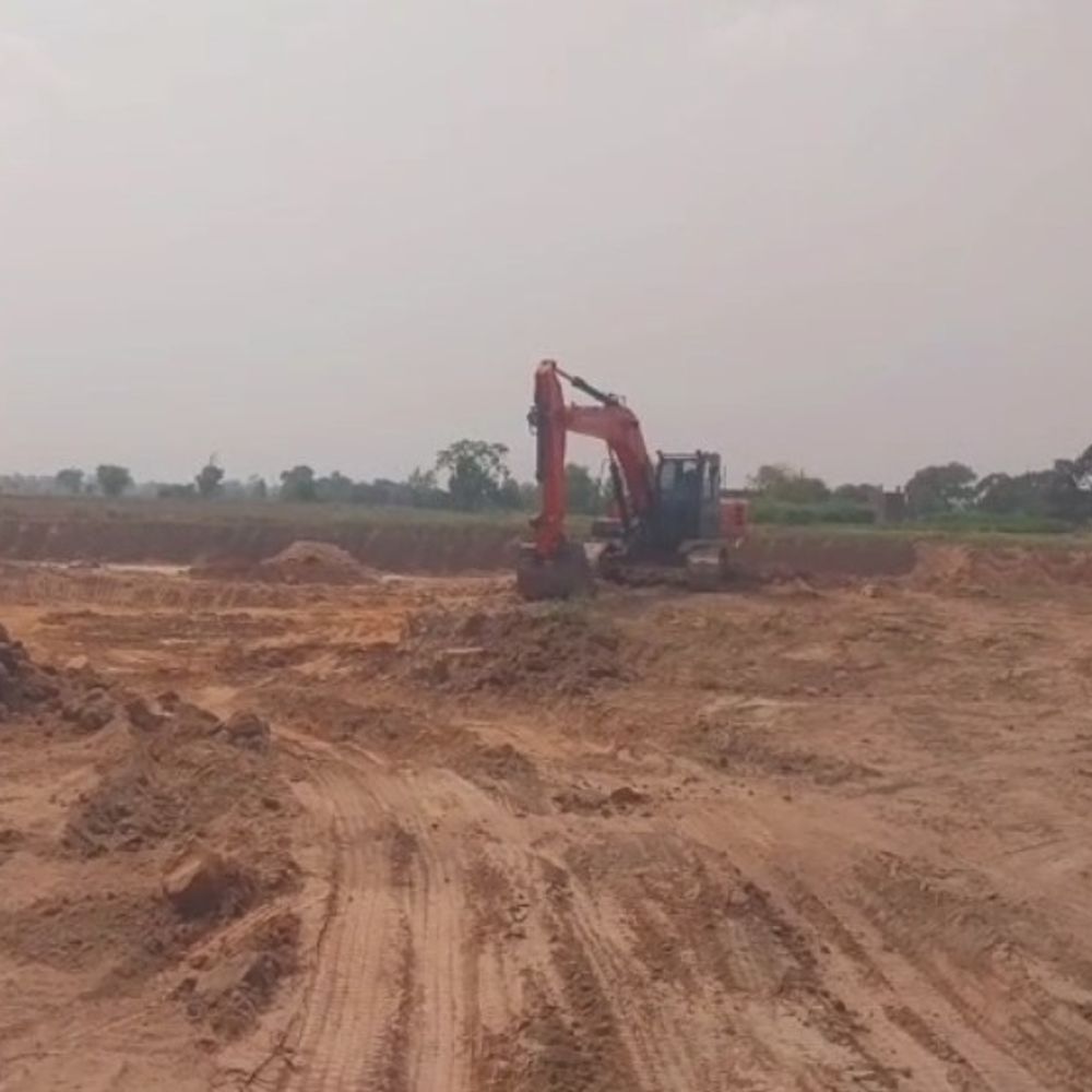 शामली में अवैध मिट्टी खनन जारी:9-10 फीट गहरी हो रही खुदाई, ओडिशा नंबर के डंपर भरकर ले जा रहे मिट्टी, प्रशासन मौन