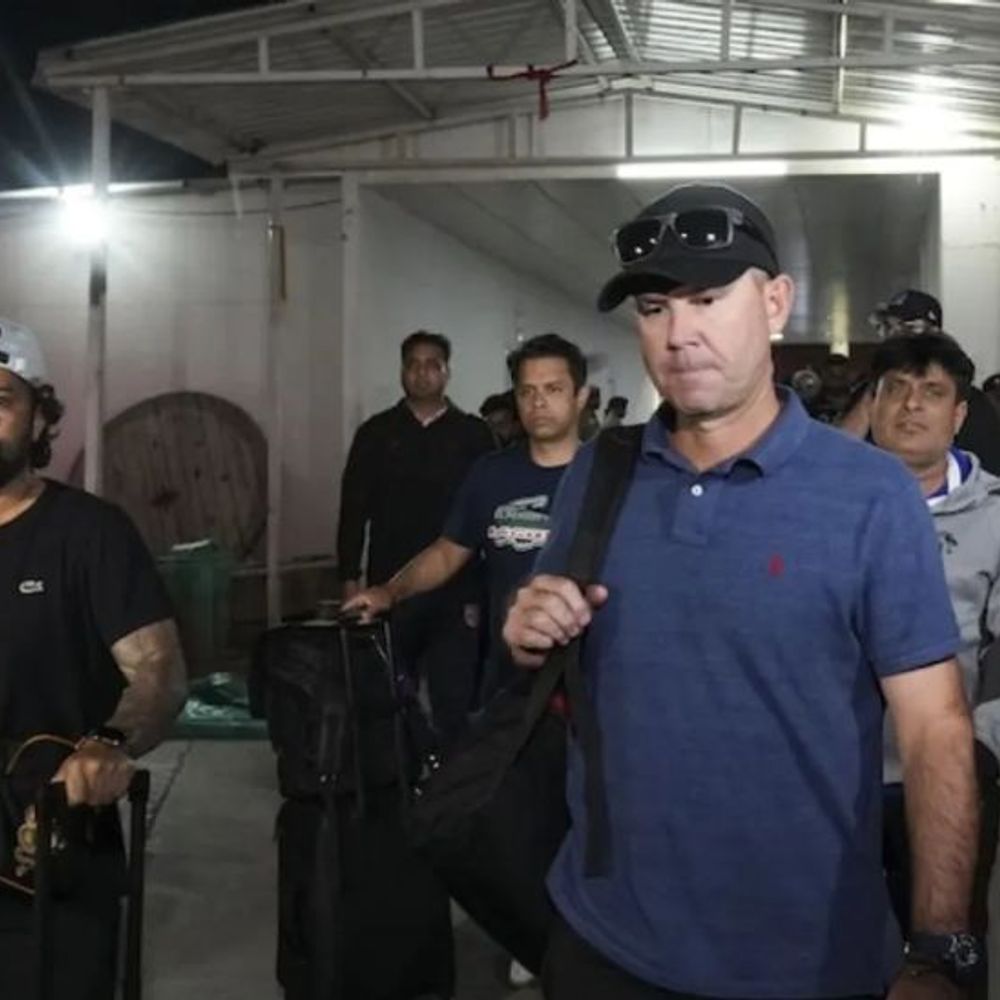 IPL फिर शुरू हुआ तो बेंगलुरु-चेन्नई में मुकाबले संभव:'प्लान B' तैयार करने में जुटा BCCI; विदेशी प्लेयर्स अपने-अपने घर लौटने लगे