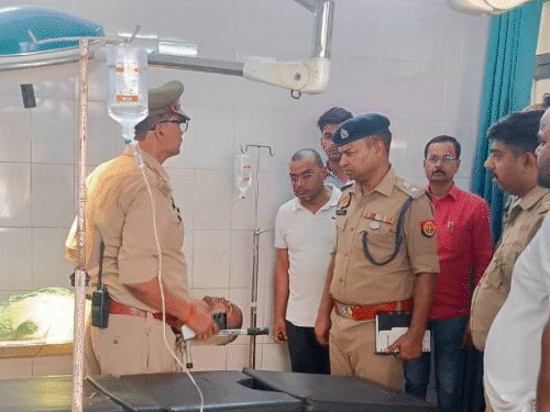 आजमगढ़ में पट्टीदारों ने दो लोगों को दौड़ाकर मारी गोली:घायलों को इलाज के लिए कराया गया भर्ती, आरोपियों की गिरफ्तारी के लिए चार टीमों का गठन