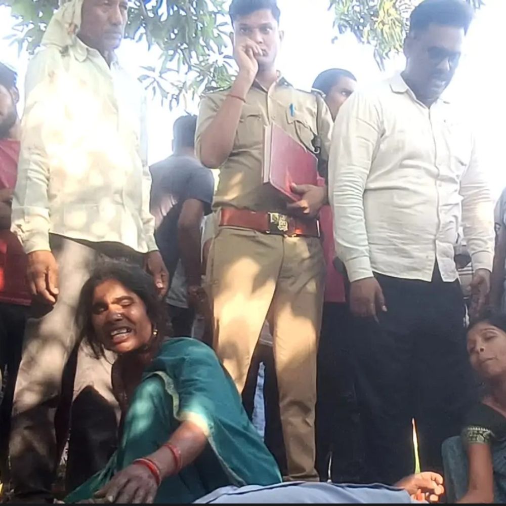 लखनऊ में 55 वर्षीय किसान ने की आत्महत्या:खेत के ट्यूबवेल पर आम के पेड़ से लटका मिला शव, पुलिस ने शव को कब्जे में लिया