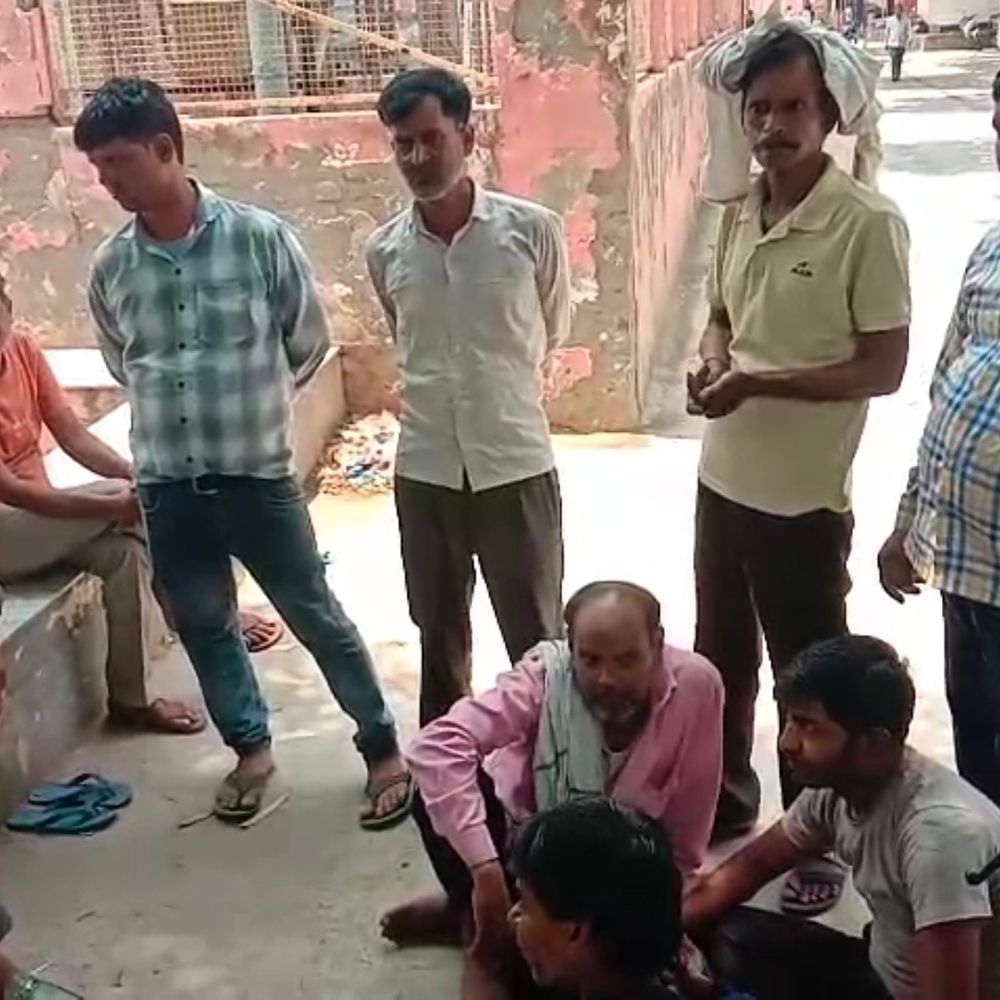 फिरोजाबाद में युवक ने की आत्महत्या:दो बच्चों का पिता था, पत्नी के जाने के बाद से परेशान रहता था