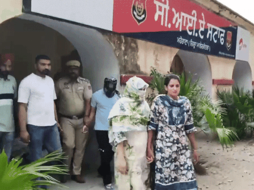 सीजफायर के दूसरे दिन हालात सामान्य रहे:पाकिस्तान बॉर्डर से सटे 4 जिलों में स्कूल बंद; जालंधर में पटाखे चलाने वालों पर FIR