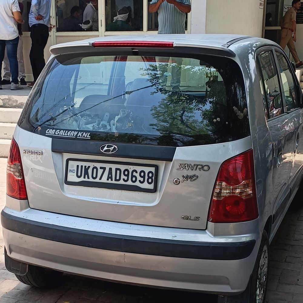 फर्जी एसओजी पुलिस बनकर लूट का प्रयास:शामली में कार सवार बदमाशों ने युवक को रोका, एक आरोपी गिरफ्तार; दो फरार