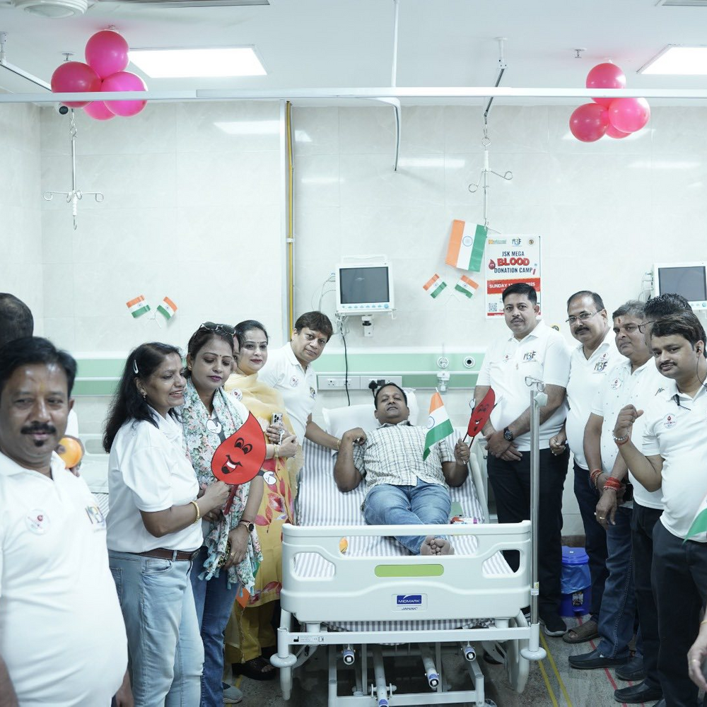 वाराणसी में ऑपरेशन-सिंदूर को समर्पित रक्तदानियों का 108 यूनिट ब्ल्ड:JSK ग्रुप ने आशीर्वाद हॉस्पिटल में लगाया कैंप, गूंजा वंदेमातरम-भारत माता की जय
