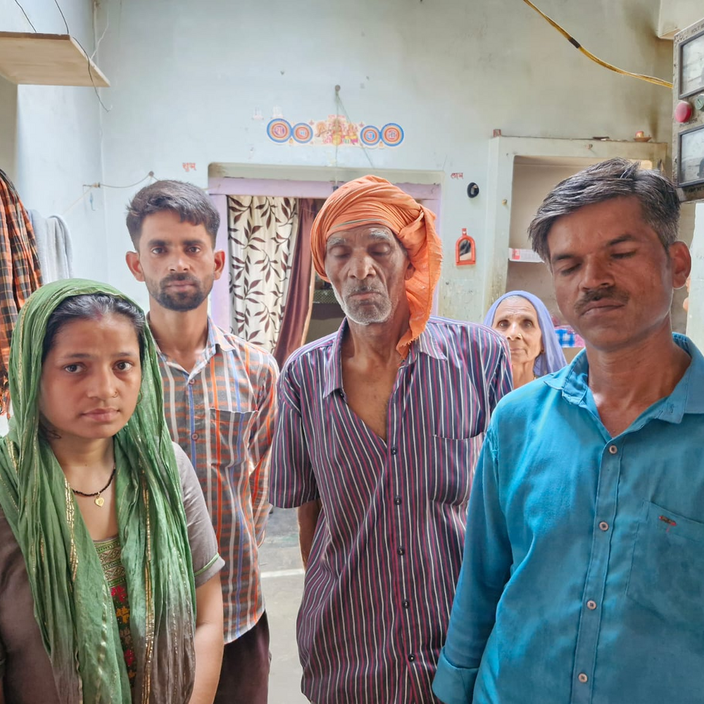 महिलाएं बोली चौकी में बेरहमी से पीटा:थानाध्यक्ष-चौकी इंचार्ज समेत 5 लाइन हाजिर, लावड़ में महिलाओं की पिटाई का मामला