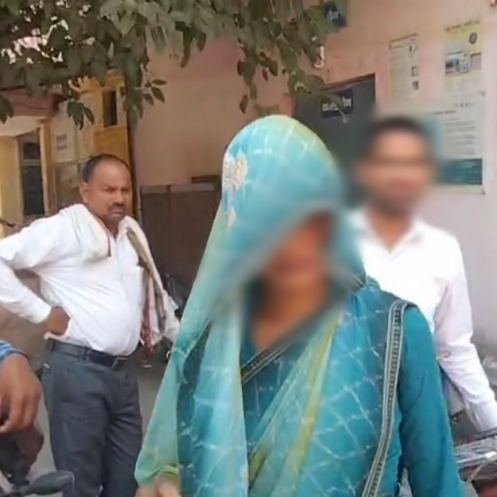 घर में घुसकर महिला से छेड़छाड़, मारपीट:अलीगढ़ में पीड़िता ने थाने में की शिकायत, मामले की जांच में जुटी पुलिस