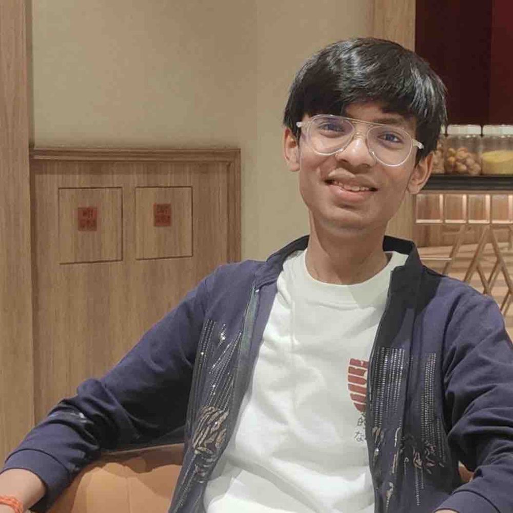 10वीं के नतीजों में गोरखपुर के छात्रों का शानदार प्रदर्शन:अर्नव ने 98.8%, यशिता ने 98.4% और उज्ज्वल ने 98.2% अंक हासिल किए