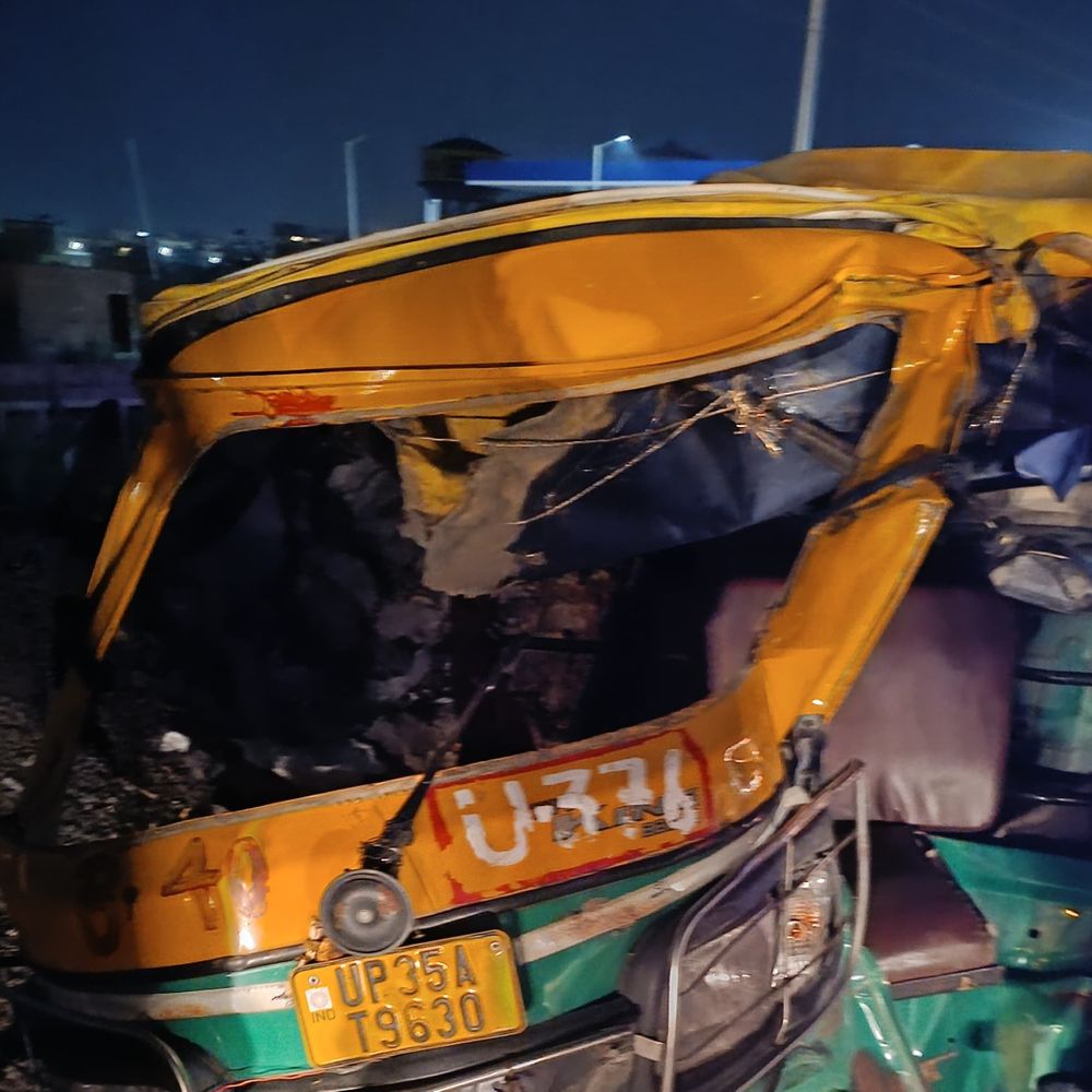 उन्नाव में अज्ञात वाहन ने ऑटो को मारी टक्कर:चालक की मौके पर मौत, परिवार का इकलौता कमाने वाला था