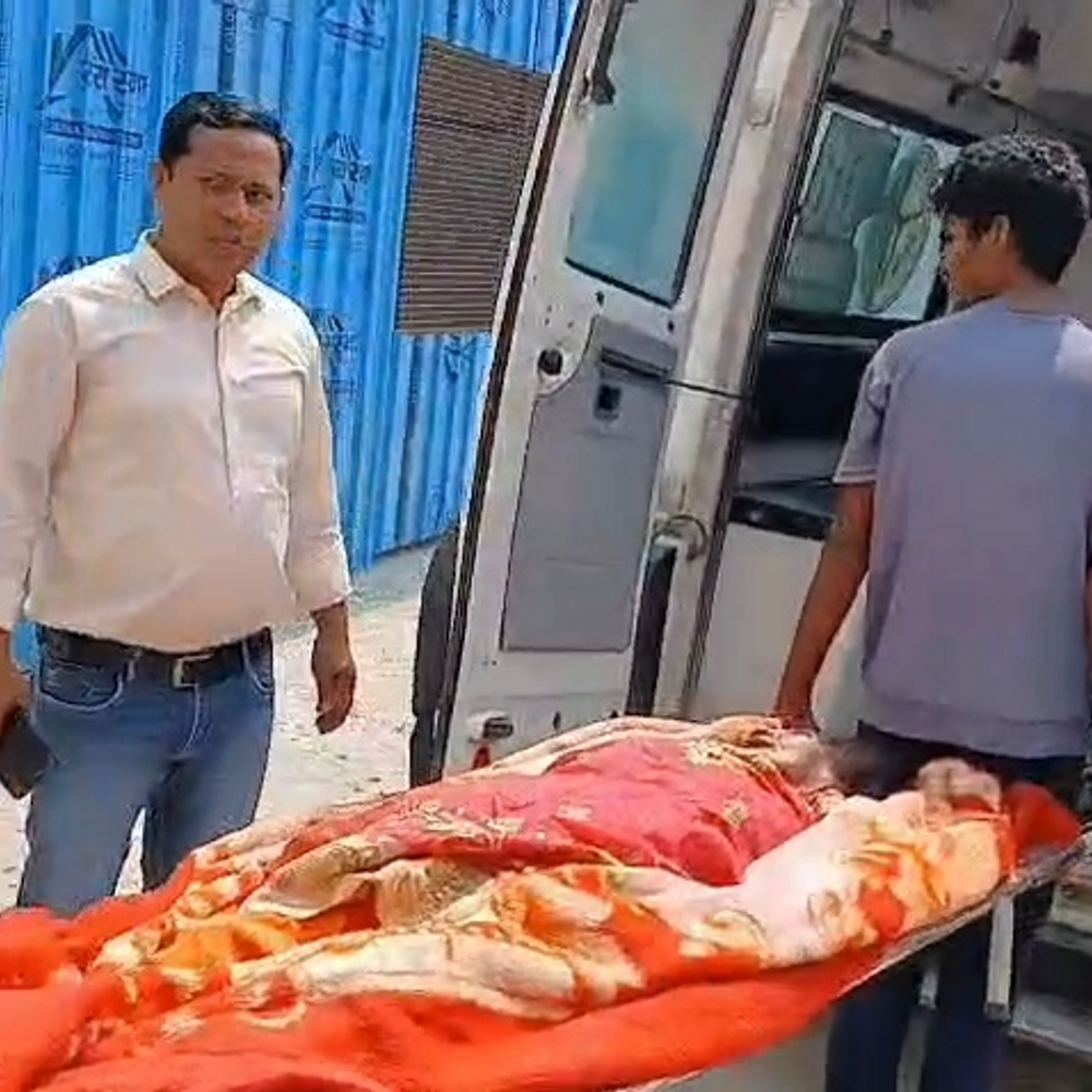 आजमगढ़ में दो ऑटो में टक्कर नौ लोग घायल:शादी समारोह में जाते समय हुआ हादसा घायलों का चल रहा इलाज, एक की हालत गंभीर