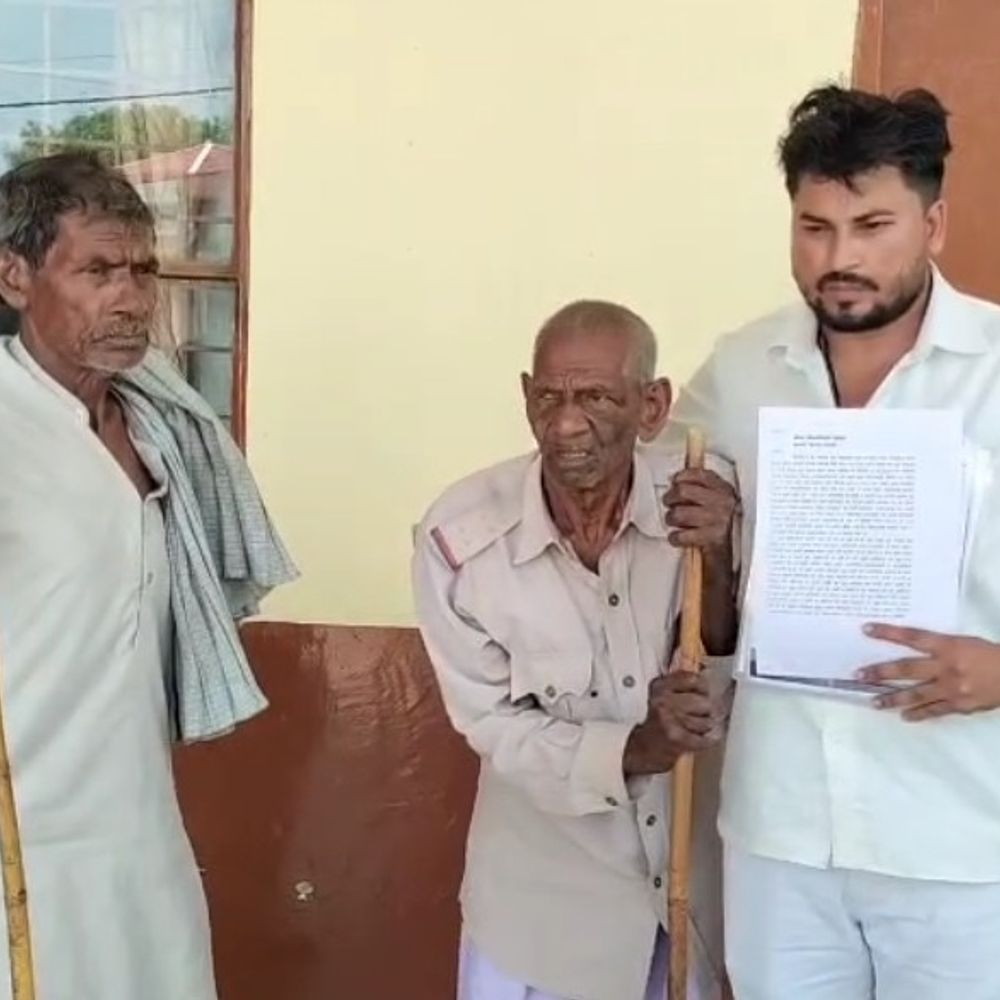 शामली में कृषि भूमि को आवासीय कॉलोनी बताने का मामला:बुजुर्ग के अनपढ़ होने के बावजूद दस्तावेजों पर हस्ताक्षर, वारिस ने डीएम से लगाई गुहार