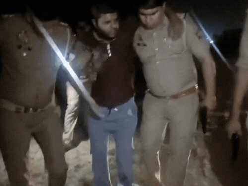 BSF दरोगा की पत्नी से चेन लूटने वाले का एनकाउंटर:मुरादाबाद पुलिस ने पैर में गोली मारकर अरेस्ट किया; चेन लूट की 3 वारदात कबूल कीं