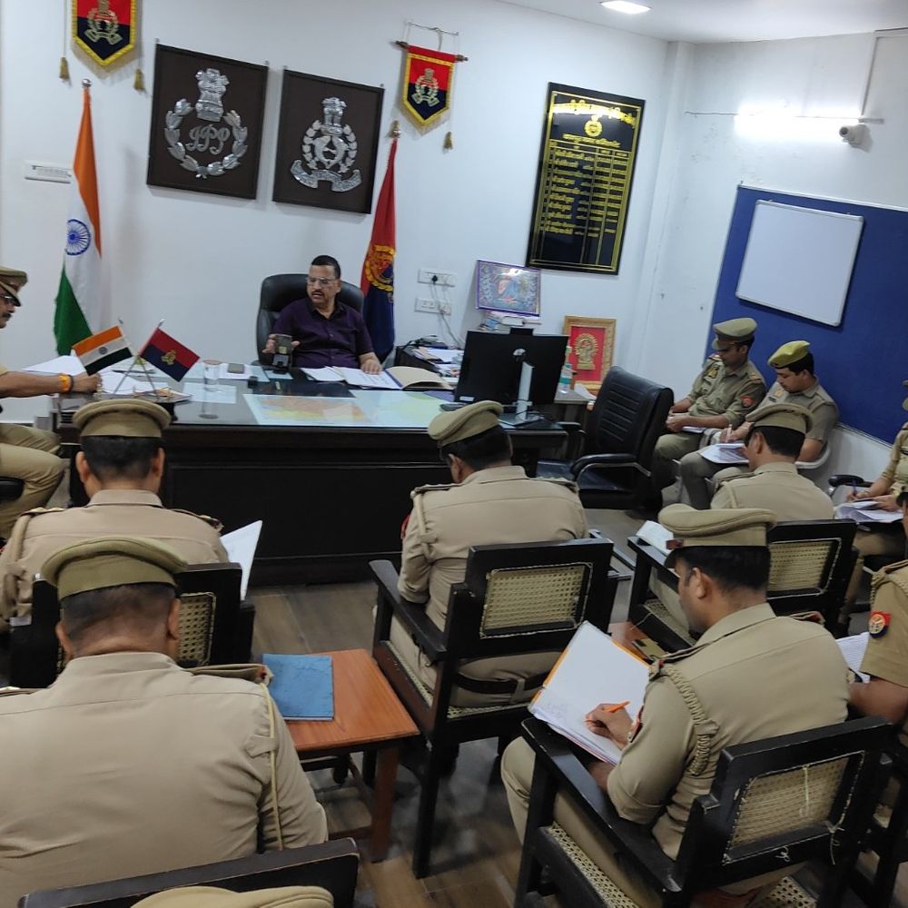 डीसीपी दक्षिण ने थाना बाबूपुरवा का किया निरीक्षण:विवेचकों को दिए गुणवत्तापूर्ण जांच और समय के साथ कार्रवाई के निर्देश