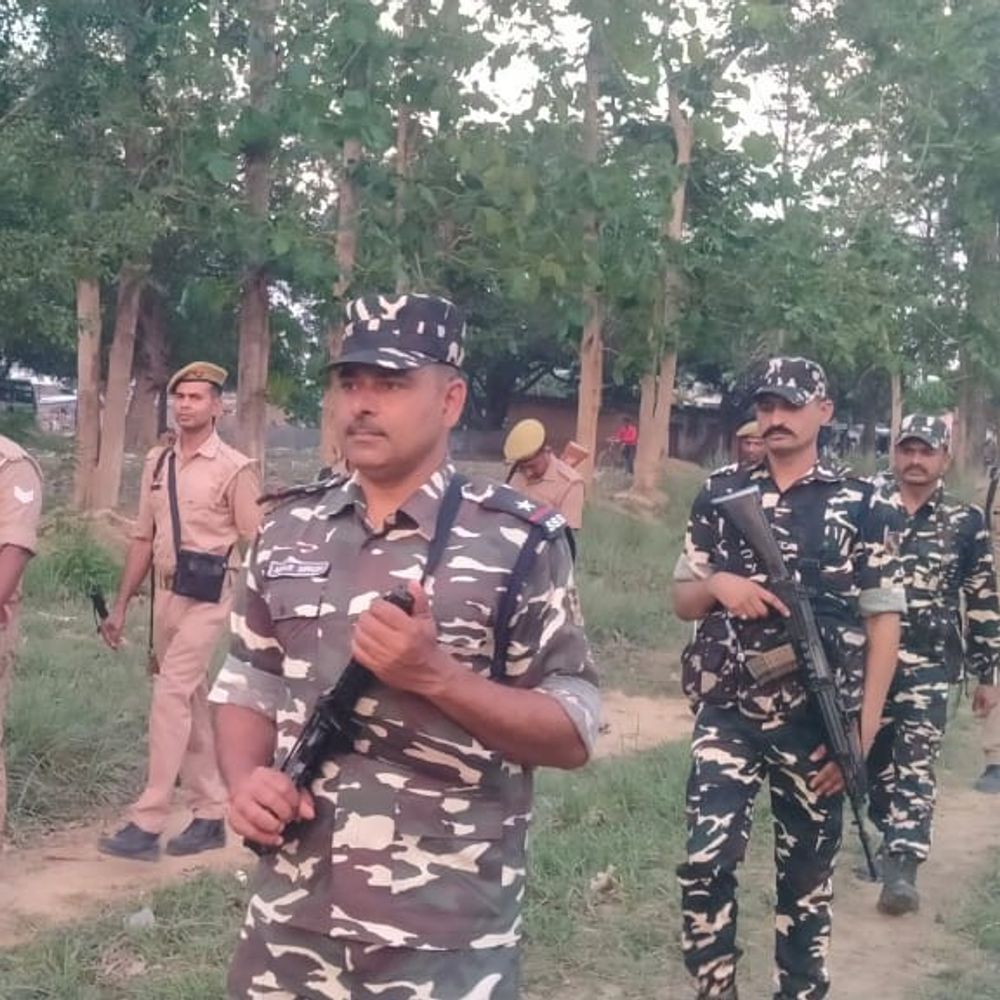 सिद्धार्थनगर में पुलिस अलर्ट:पुलिस ने एसएसबी और पीएसी के साथ भारत-नेपाल सीमा पर की चेकिंग