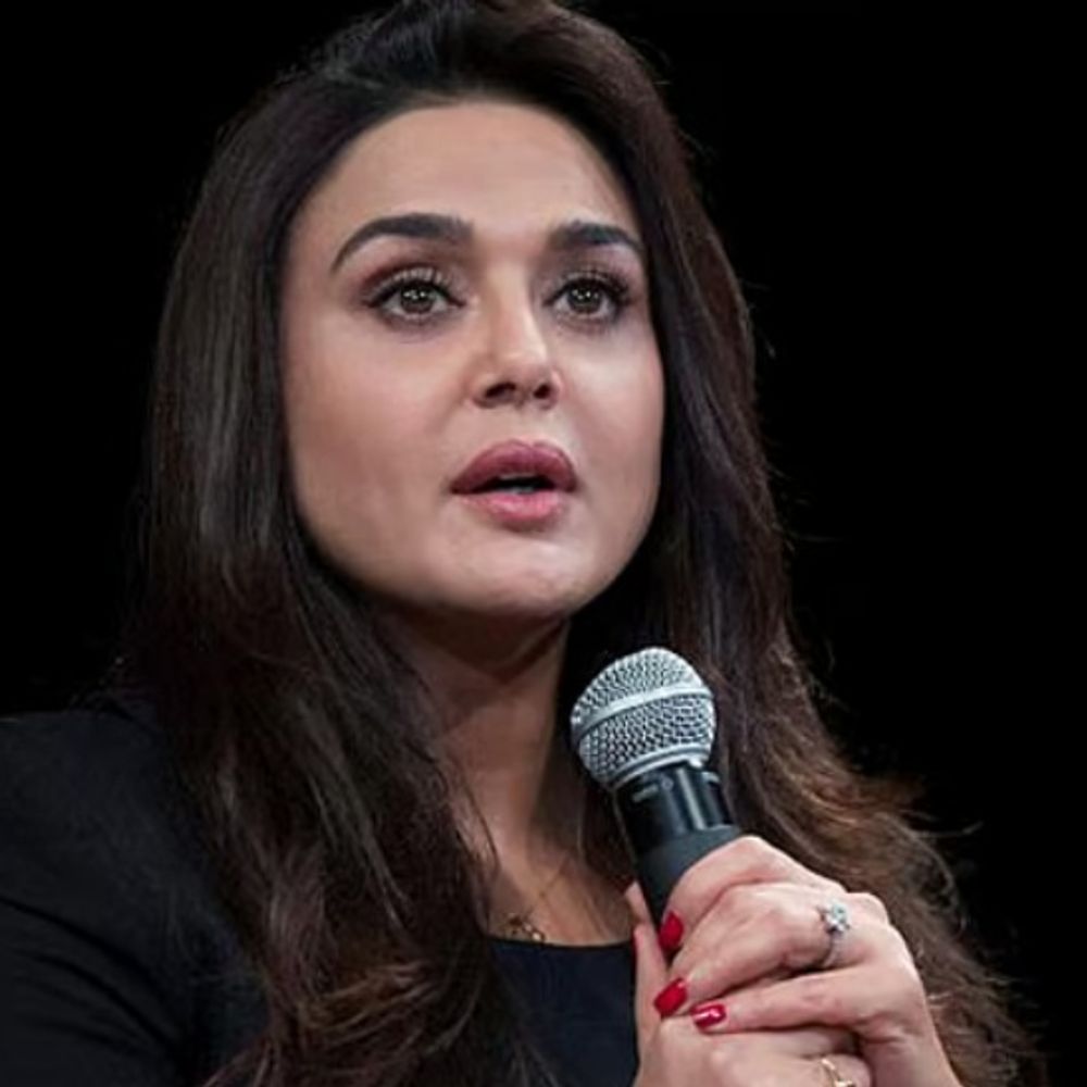 बेतुके सवाल पर भड़कीं प्रीति जिंटा:कहा- किसी मेल टीम मालिक से ये सवाल पूछेंगे? भेदभाव सिर्फ महिलाओं के लिए; मुझे इज्जत दो जिसकी हकदार हूं