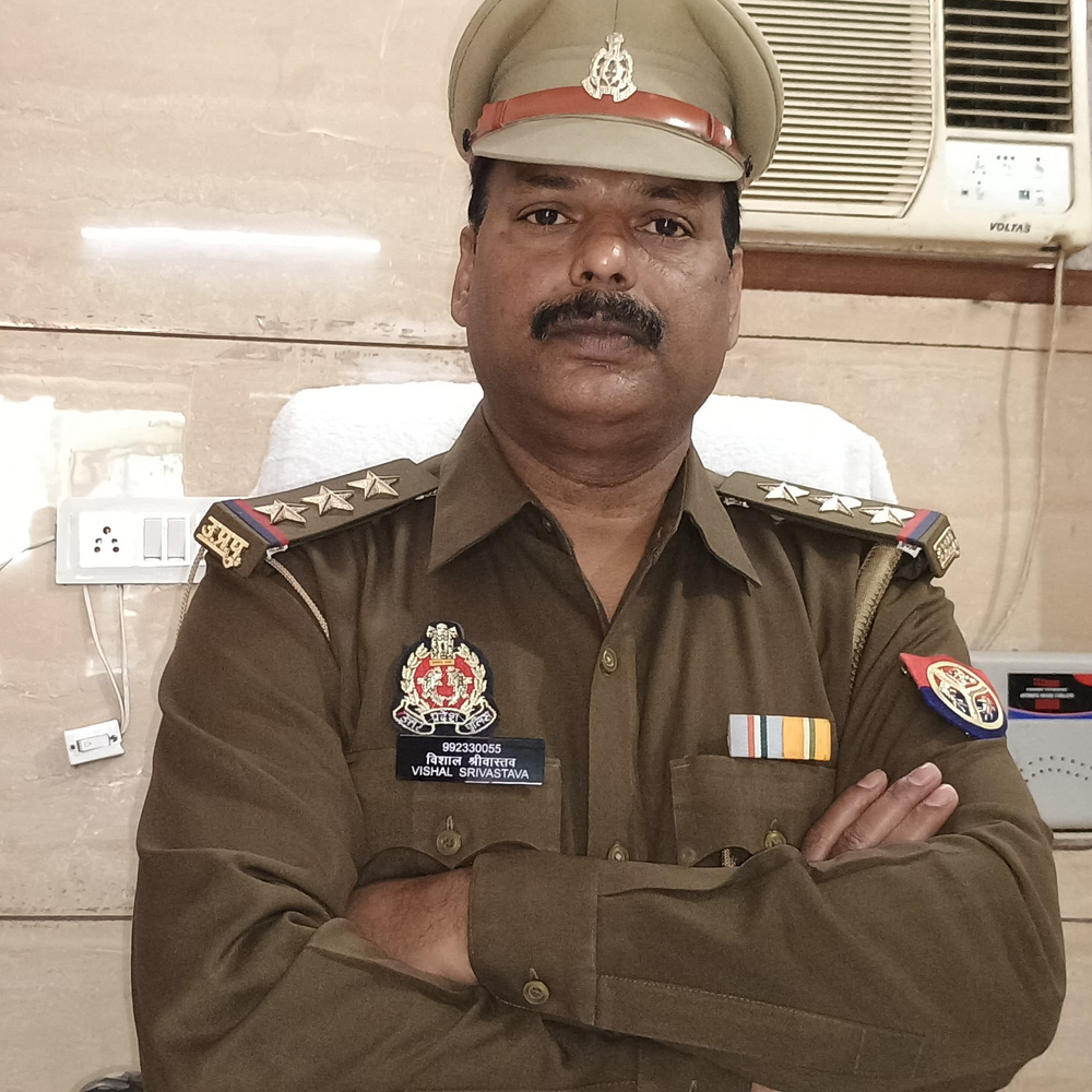 मवाना थानाप्रभारी, सठला चौकी इंचार्ज सस्पेंड:मेरठ एसएसपी का बंदूक छोड़ने के लिए रिश्वत मांगने वाले पुलिसकर्मियों पर एक्शन