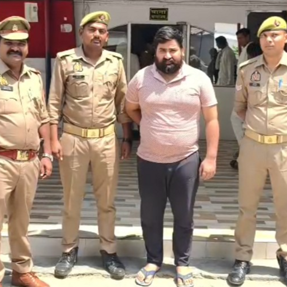 95 लाख की सिगरेट चोरी का आरोपी गिरफ्तार:दिल्ली से पकड़ा गया 25 हजार का इनामी, 10 हजार रुपए बरामद