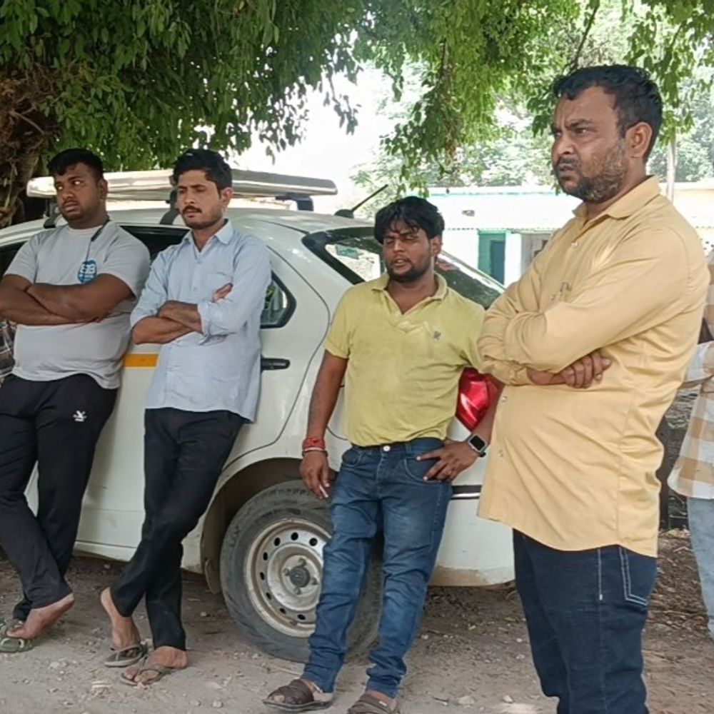 पत्नी बनाती रही पति के सुसाइड का लाइव वीडियो:अलीगढ़ में बॉयफ्रेंड को लेकर हुआ था विवाद, पुलिस ने महिला को हिरासत में लिया