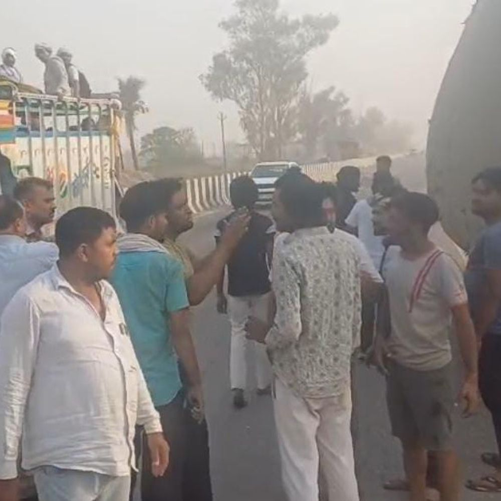 भूसा लेकर जा रहे ट्रैक्टर को ट्रक ने मारी टक्कर,:3 लोग घायल, चालक फरार; दिल्ली-सहारनपुर हाईवे पर हुआ हादसा