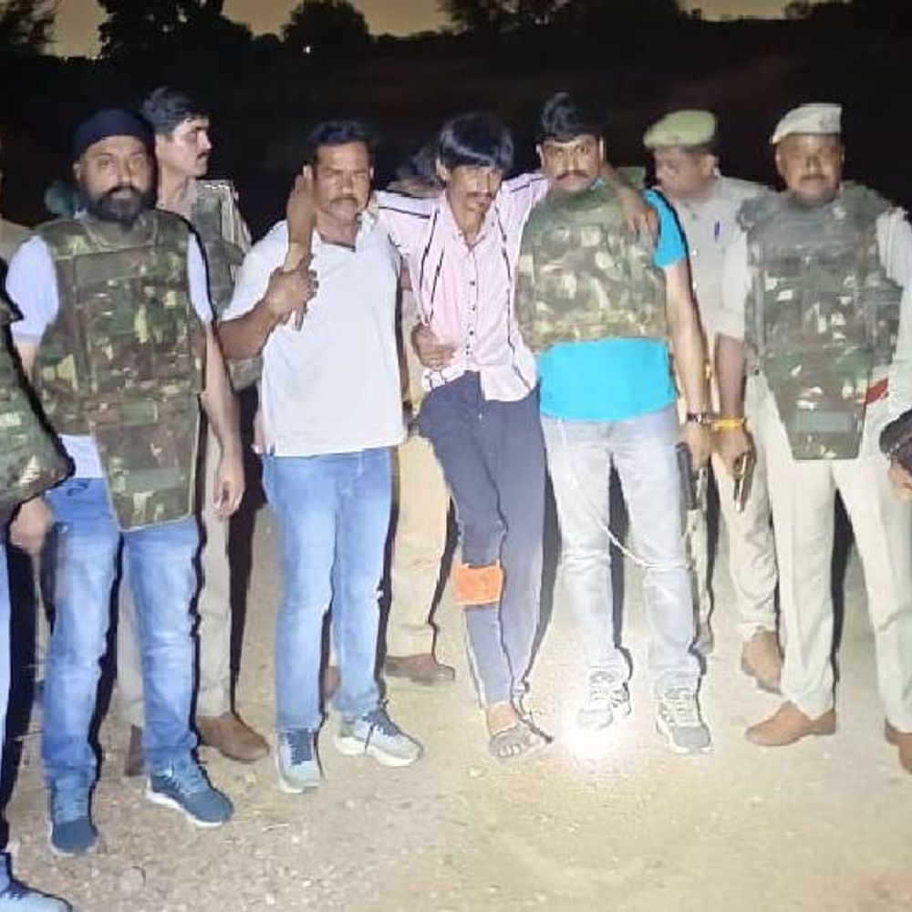 गर्लफ्रेंड के पड़ोसी की गाड़ी चुराने वाला मुठभेड़ में अरेस्ट:झांसी में दोस्त के पैर में लगी गोली, साली की शादी में की थी रैकी