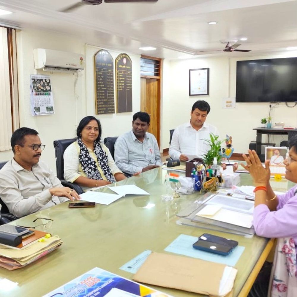 पूर्वांचल विश्वविद्यालय में योग दिवस की तैयारी:1 से 21 जून तक 10 कार्यक्रम होंगे, योग पार्क और चंदन वाटिका बनेगी