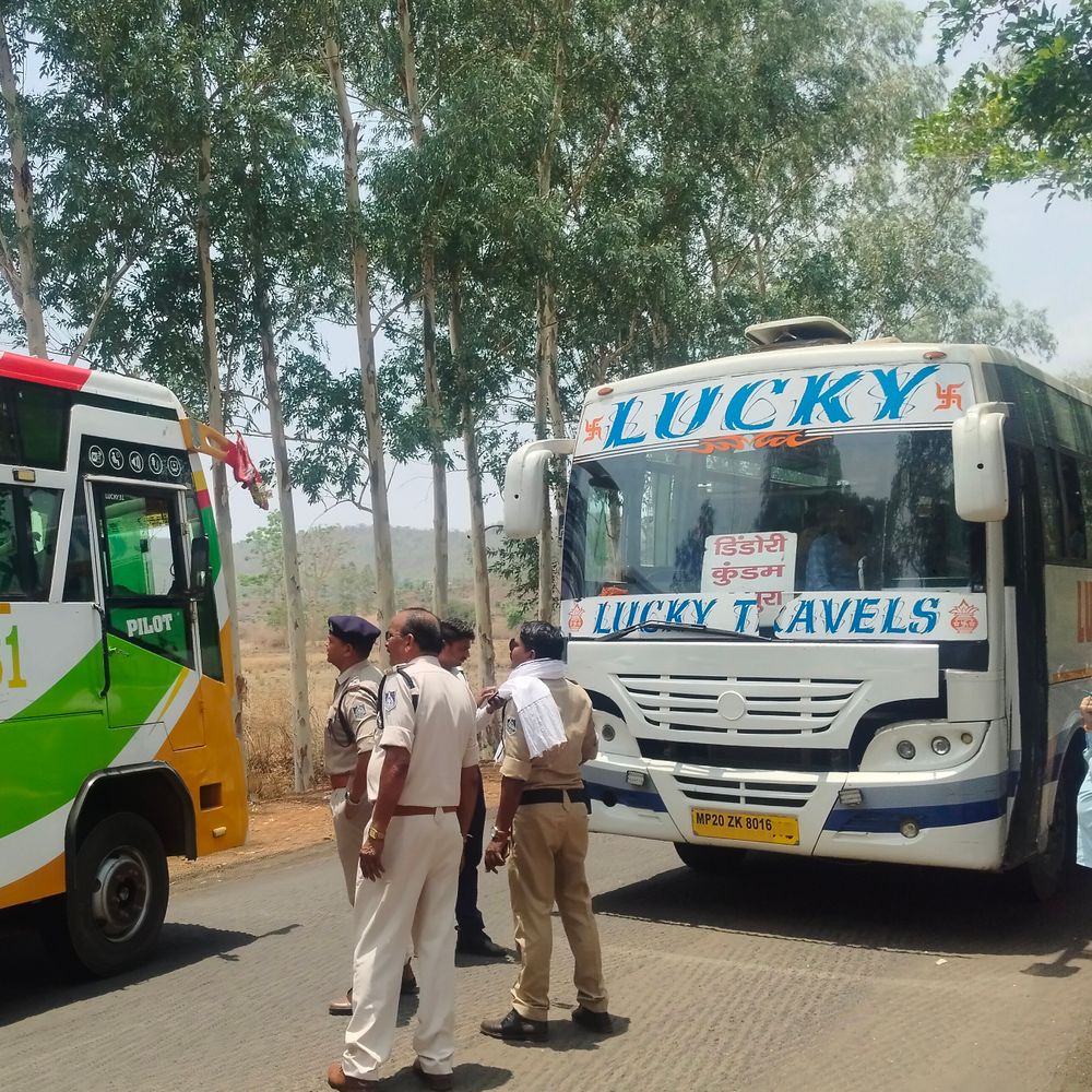 डिंडोरी में यात्री बसों की हुई जांच:50 बसों की चेकिंग में 32 पर कार्रवाई, 35 हजार का जुर्माना वसूला