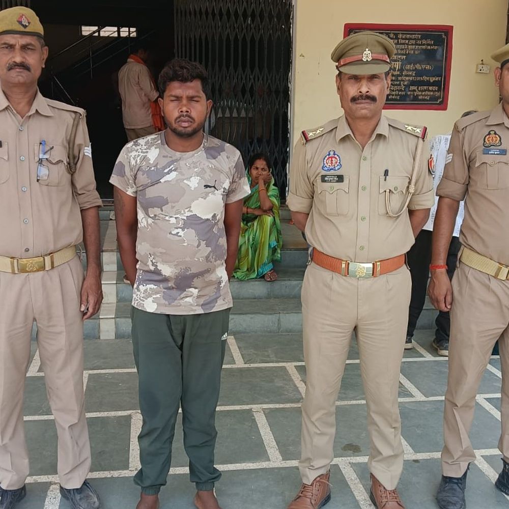 गोवध मामले में फरार आरोपी गिरफ्तार:सोनभद्र पुलिस ने पिकअप मालिक हरेंद्र को हिंदुआरी तिराहे से पकड़ा