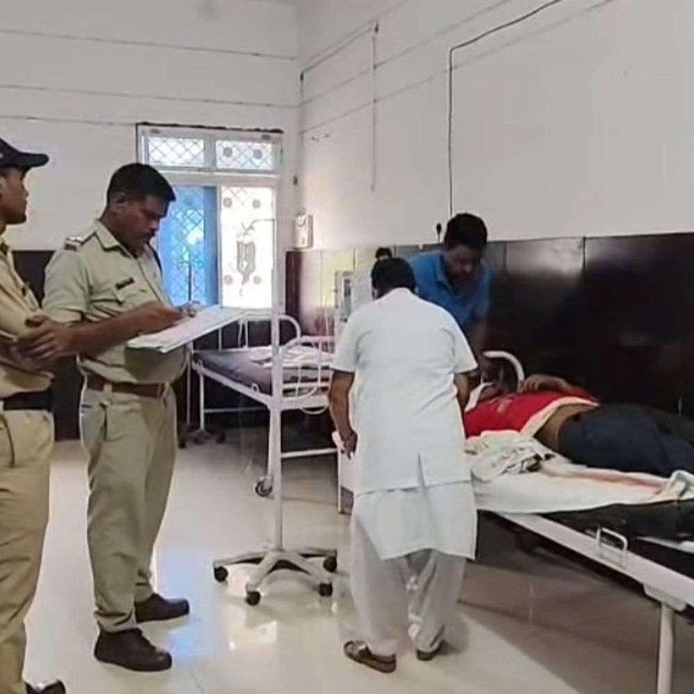 सिवनी में चलती ट्रेन से गिरकर यात्री गंभीर घायल:बिजरहोगढ़ जाने के लिए गलत गाड़ी में दरवाजे के पास बैठा था, अमोदा गांव के पास हादसा