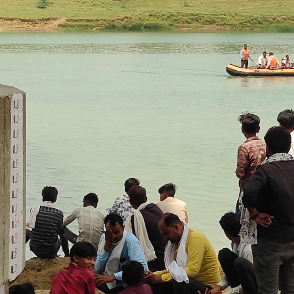 श्योपुर में पार्वती नदी के पास युवक की तलाश जारी:ससुराल में विवाद के बाद गायब हुआ, बाइक-मोबाइल पुलिया पर मिले, SDRF तैनात