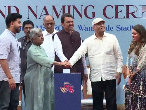 तेंदुलकर-गावस्कर के बाद वानखेड़े स्टेडियम में रोहित शर्मा स्टैंड:माता-पिता ने उद्घाटन किया, भारतीय कप्तान बोले- सपने में भी नहीं सोचा था