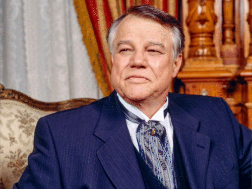 जेम्स बॉन्ड फिल्मों के एक्टर जो डॉन बेकर का निधन:89 की उम्र में ली अंतिम सांस, 'वॉकिंग टॉल' से मिला था फेम