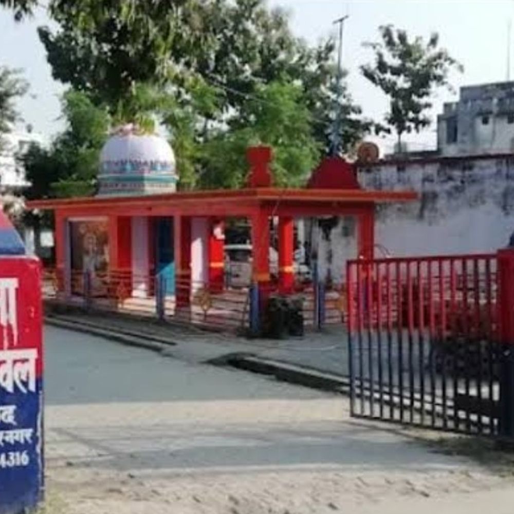 संतकबीर नगर में 12 साल की बच्ची से दुष्कर्म:मां अलीगढ़ दवा लेने गई थी, आरोपी के खिलाफ पॉक्सो एक्ट में FIR