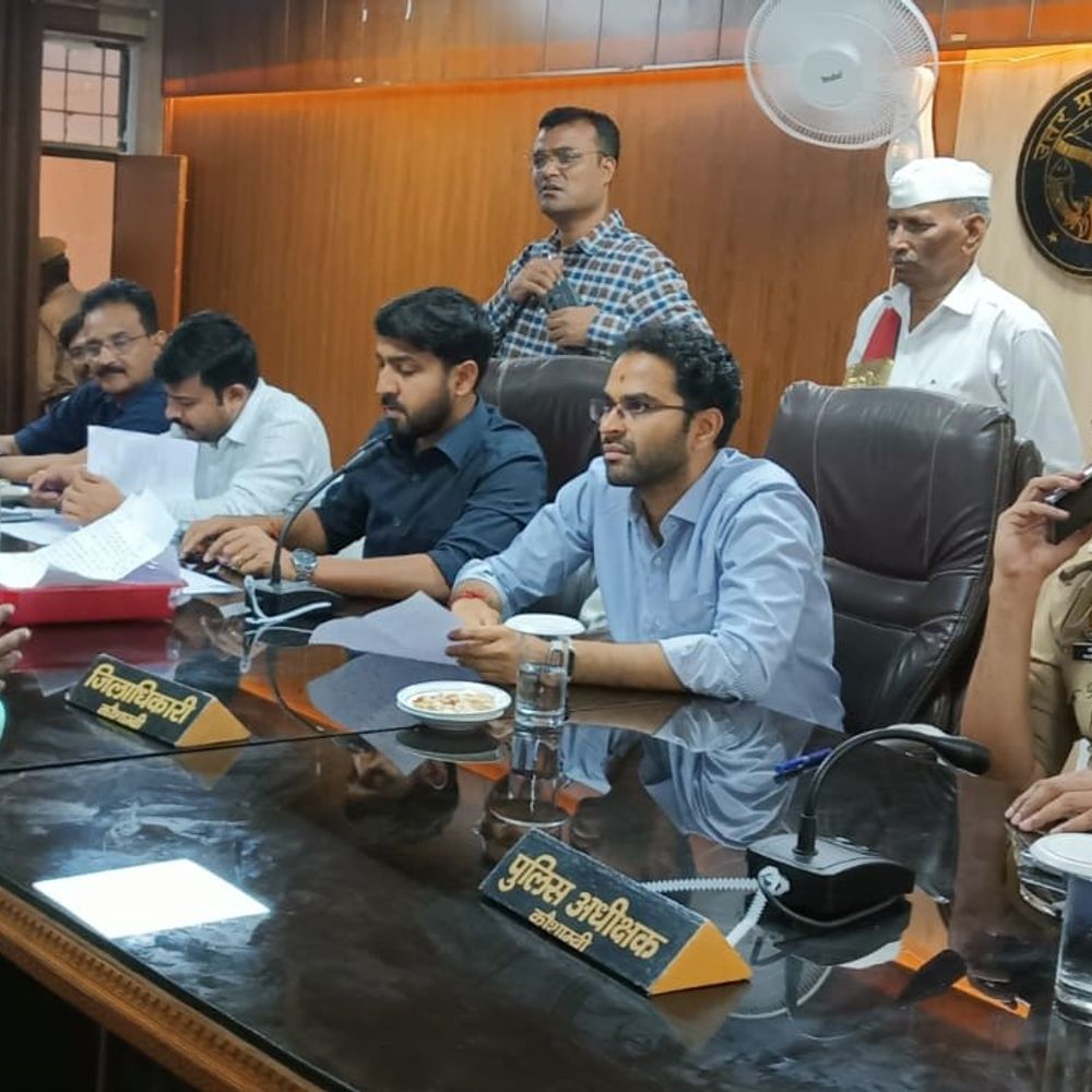 कौशाम्बी में सम्पूर्ण समाधान दिवस:140 शिकायतें आईं, IGRS के मामले प्राथमिकता से निपटाने का निर्देश