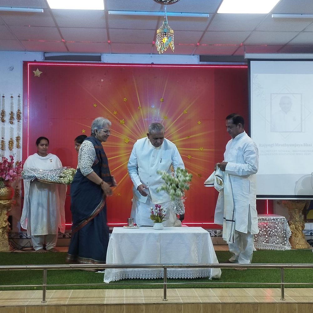 लखनऊ ब्रह्माकुमारीज में शिक्षा प्रभाग के चेयरपर्सन का विशेष संबोधन:मृत्युंजय भाई ने कहा- योग और आध्यात्मिकता से ही समाज में सकारात्मक बदलाव संभव