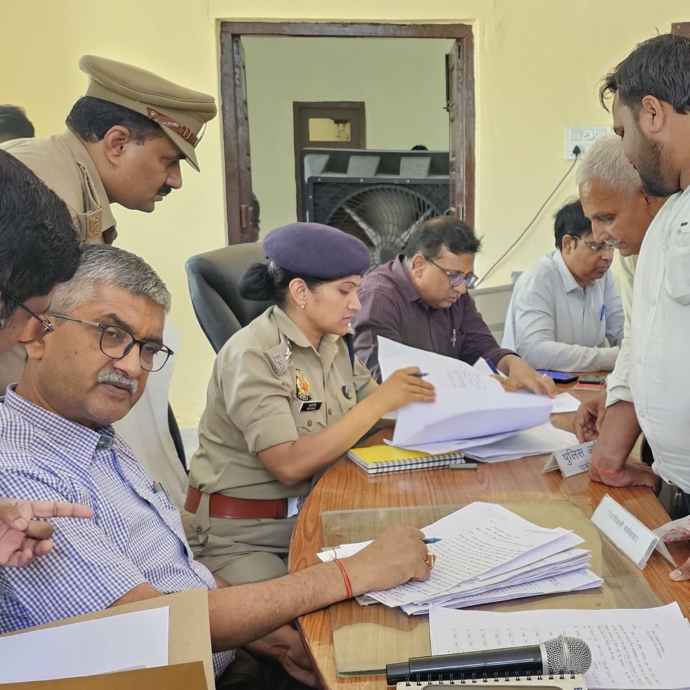 फर्रुखाबाद में तहसील सदर में सम्पूर्ण समाधान दिवस:राजस्व विभाग की 50 समेत कुल 99 शिकायतें आईं, 5 का मौके पर निस्तारण