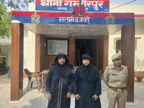 आजमगढ़ में 2 इनामी महिला आरोपी गिरफ्तार:2 वर्ष से चल रही थी फरार, आठ आरोपियों के विरुद्ध दर्ज हुआ था मुकदमा