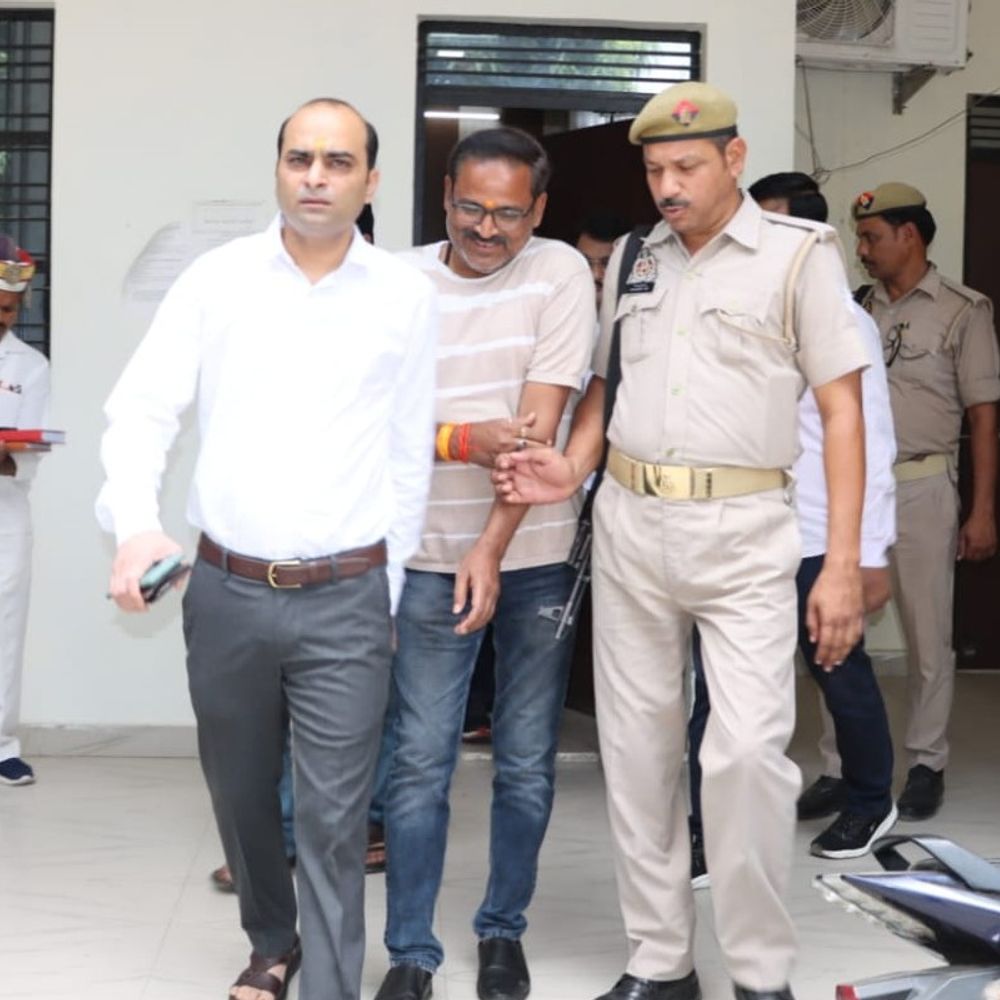 प्रतापगढ़ में 5 शातिर अपराधी जिला बदर:हत्या, दुष्कर्म और लूट के हैं आरोपी; साल 2024 में जारी किया गया था नोटिस