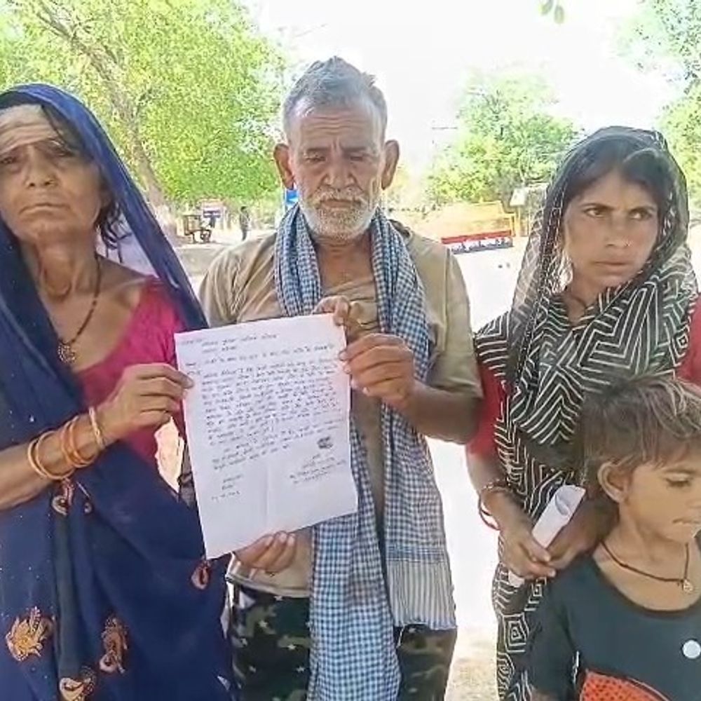 महोबा में किशोरी से छेड़छाड़ और परिवार पर हमला:दबंगों ने घर में घुसकर की मारपीट, पुलिस निष्क्रिय; एसपी से लगाई गुहार