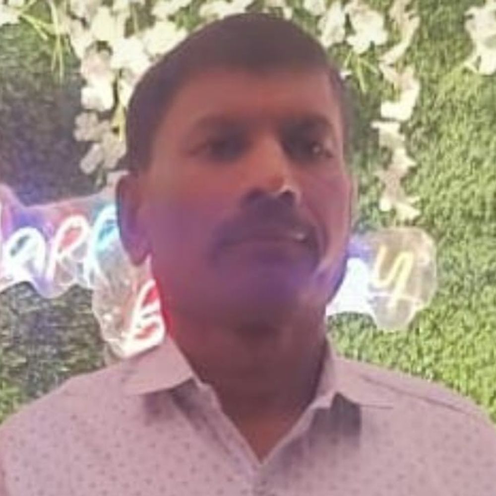 दीवार से टकराई बाइक, चालक की मौत:कौशांबी में सहकारी समिति की दीवार से टकराकर हादसा