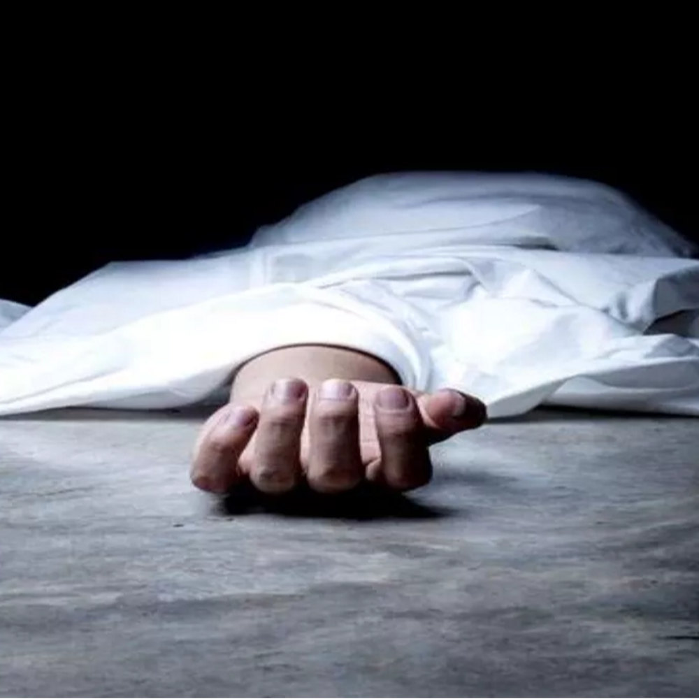 वाराणसी में बीमारी से तंग आकर श्रमिक ने लगाई फांसी:5 साल से इलाज और दर्द झेल रहा था, 2 जून को छोटे बेटे की शादी, खुशियां मातम में बदली