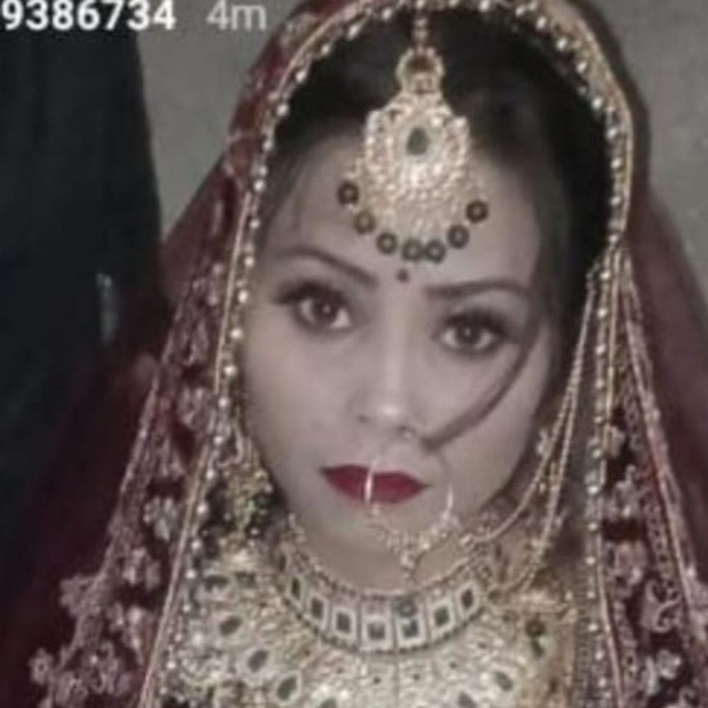 चढ़ती बारात के बीच दुल्हन ने खाया जहर:जयमाल से पहले पेट दर्द की शिकायत, जेएन मेडिकल कॉलेज में मौत