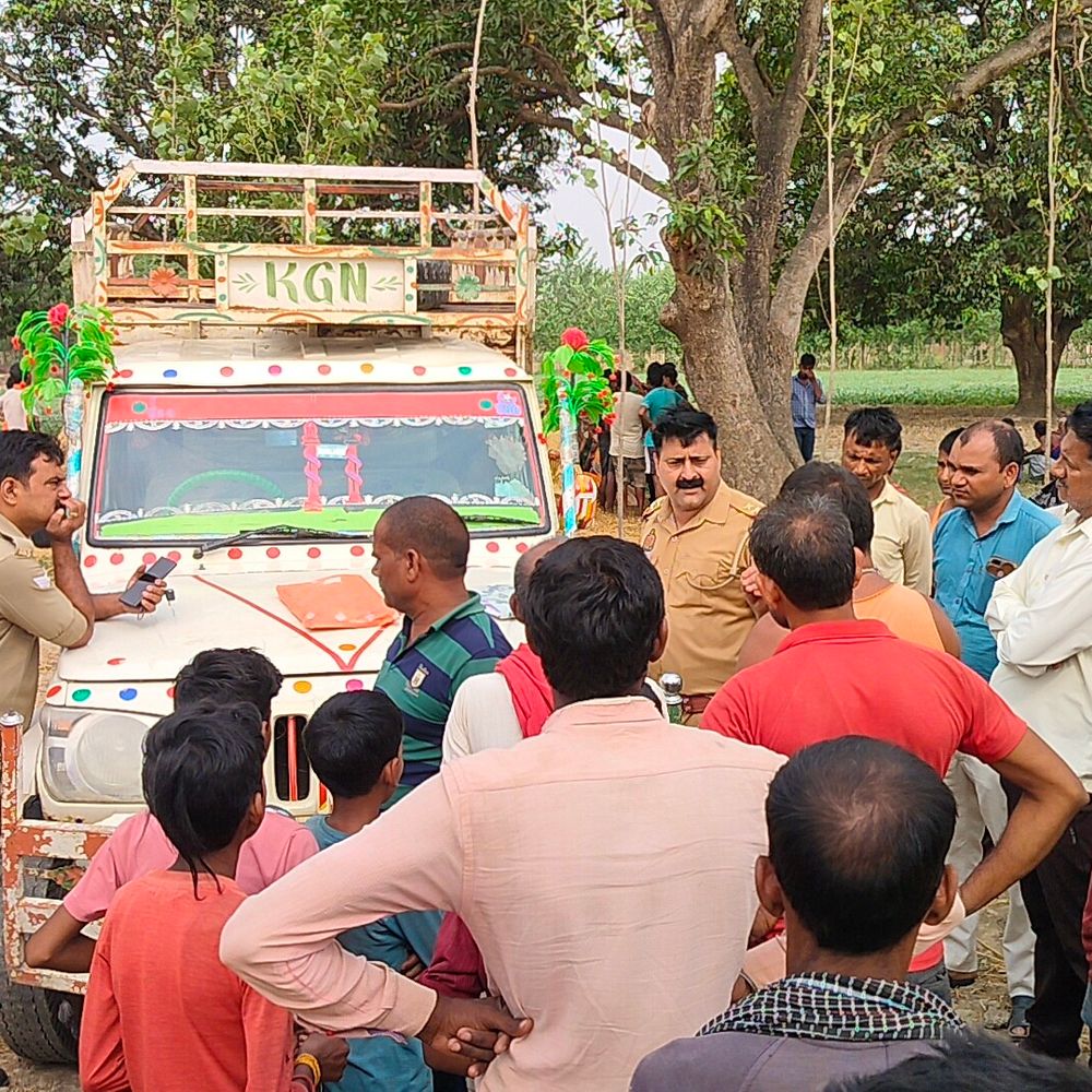 शिवपुर में पेड़ से लटका मिला युवक का शव:पिता ने ससुराल पक्ष पर लगाया आरोप, पोस्टमार्टम के लिए भेजा गया शव