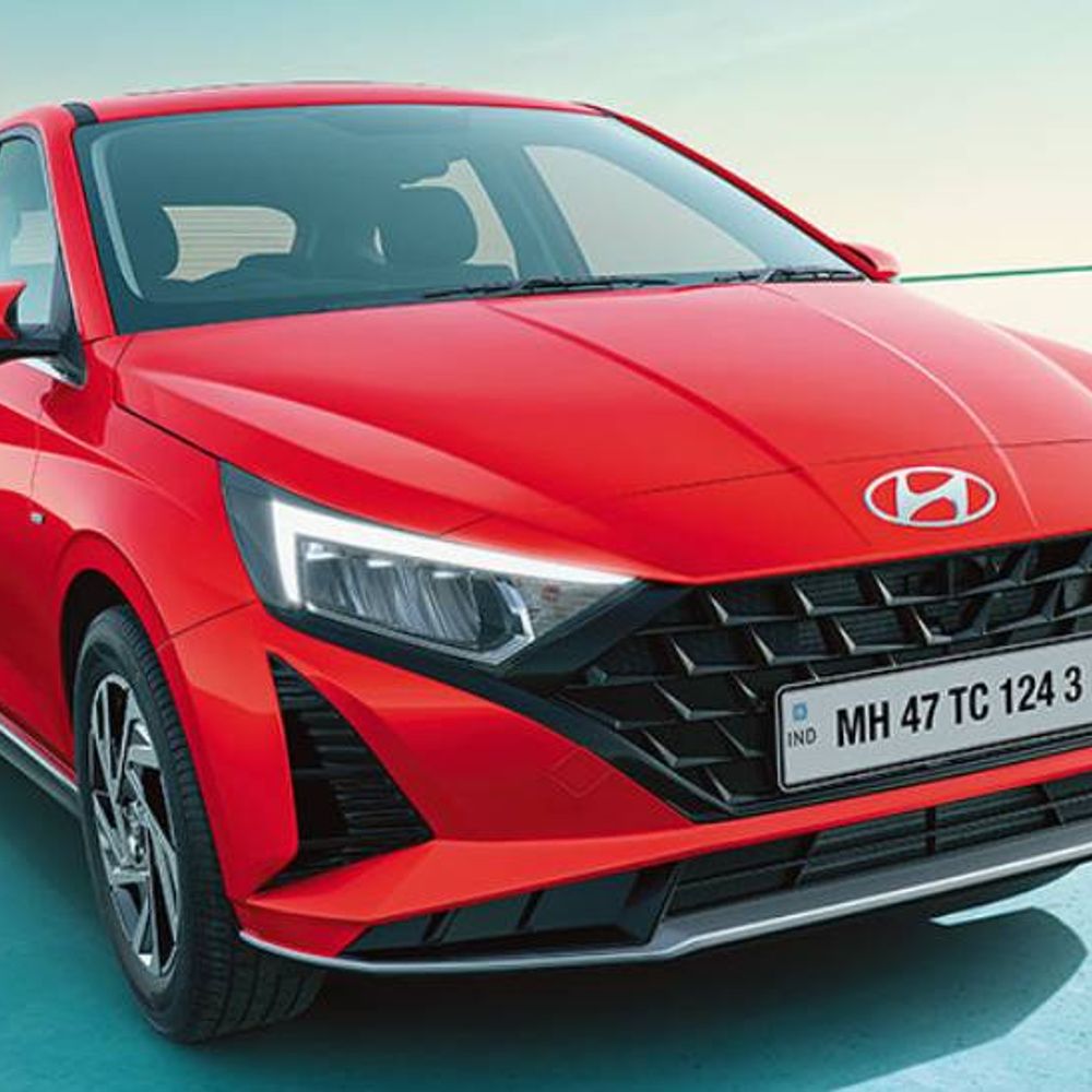 हुंडई i20 का सनरूफ वाला सस्ता वैरिएंट लॉन्च:CVT ऑटोमैटिक गियरबॉक्स मिलेगा, 6 एयरबैग स्टैंडर्ड और TPMS जैसे सेफ्टी फीचर्स