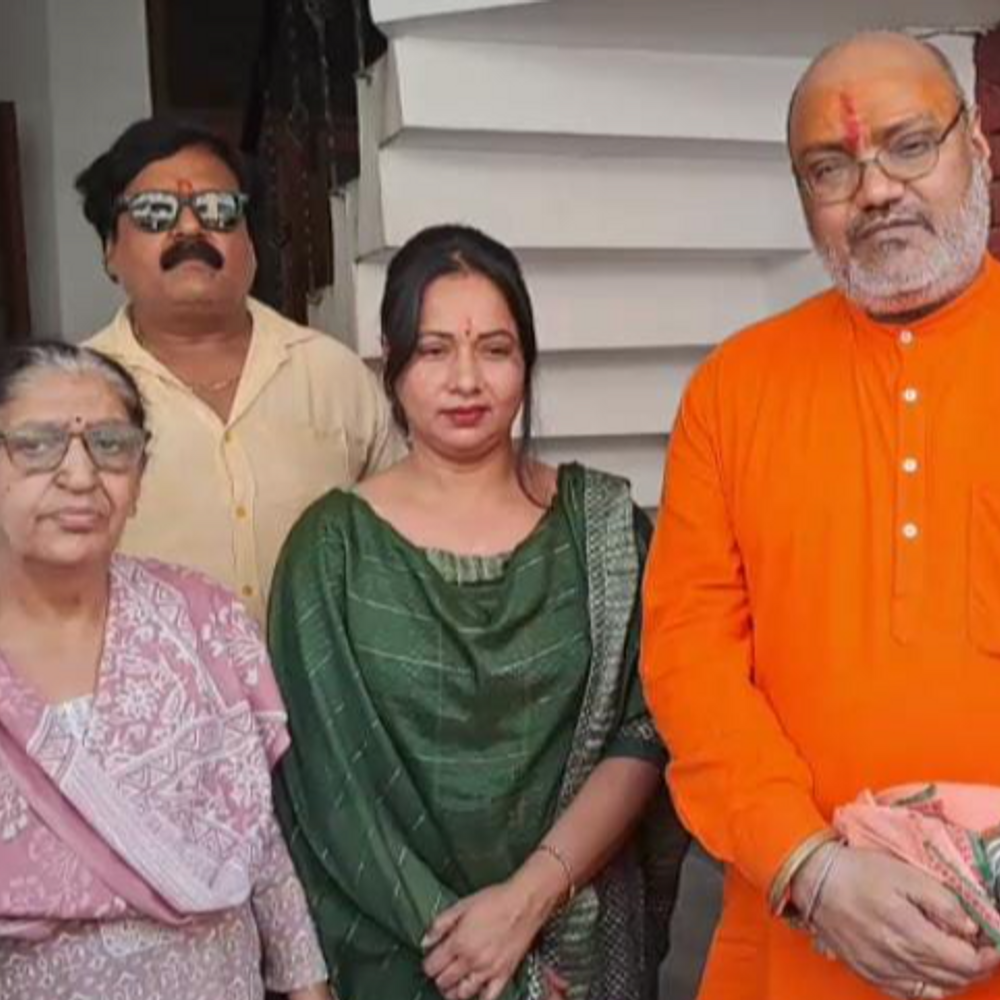 सचिन सिरोही के परिवार से मिले यति नरसिंहानंद:मेरठ पहुंचकर कहा कि हिंदूवादी नेता पर पुलिस, प्रशासन कर रहा अत्याचार