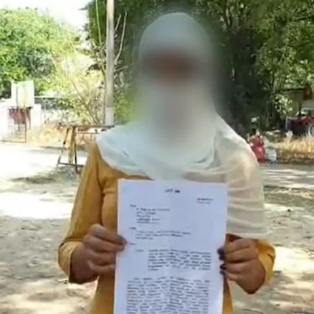 DMK लीडर की पत्नी बोलीं-पति नेताओं को लड़कियां भिजवाता है:मुझे भी सोने के लिए मजबूर किया, धमकी दी- शिकायत की तो परिवार को जला दूंगा