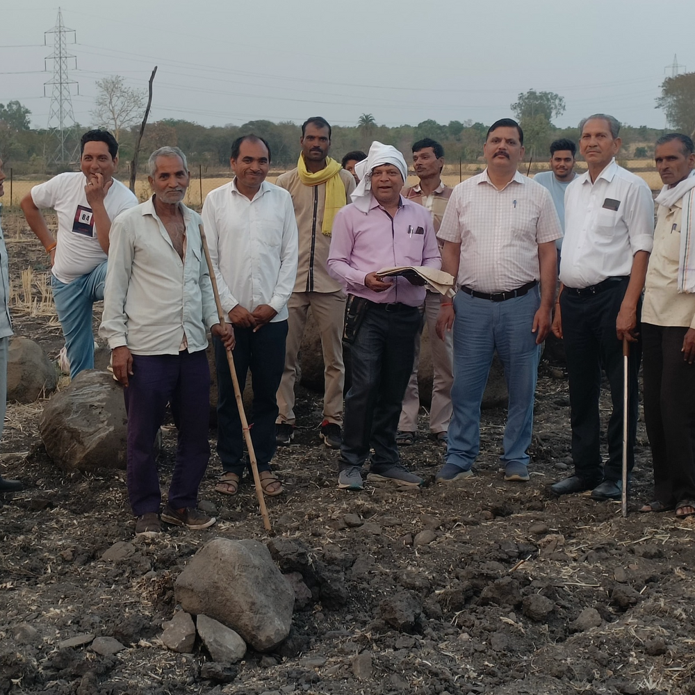 ऑपरेशन सिंदूर में तैनात सैनिक की जमीन पर कब्जा:ईमेल से कलेक्टर को की शिकायत; जांच टीम ने सीमांकन के बाद दिलाया कब्जा