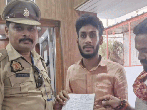 बीएचयू अस्पताल परिसर में मारपीट का मामला:छात्रों ने लंका थाना पहुंचकर न्याय की लड़ाई गुहार, पुलिस मामले की जांच में जुटी