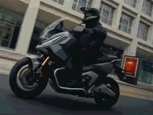 होंडा X-ADV भारत का पहला मिडलवेट एडवेंचर स्कूटर लॉन्च:168kmph की टॉप स्पीड के साथ क्रूज कंट्रोल जैसे फीचर्स, कीमत ₹11.90 लाख