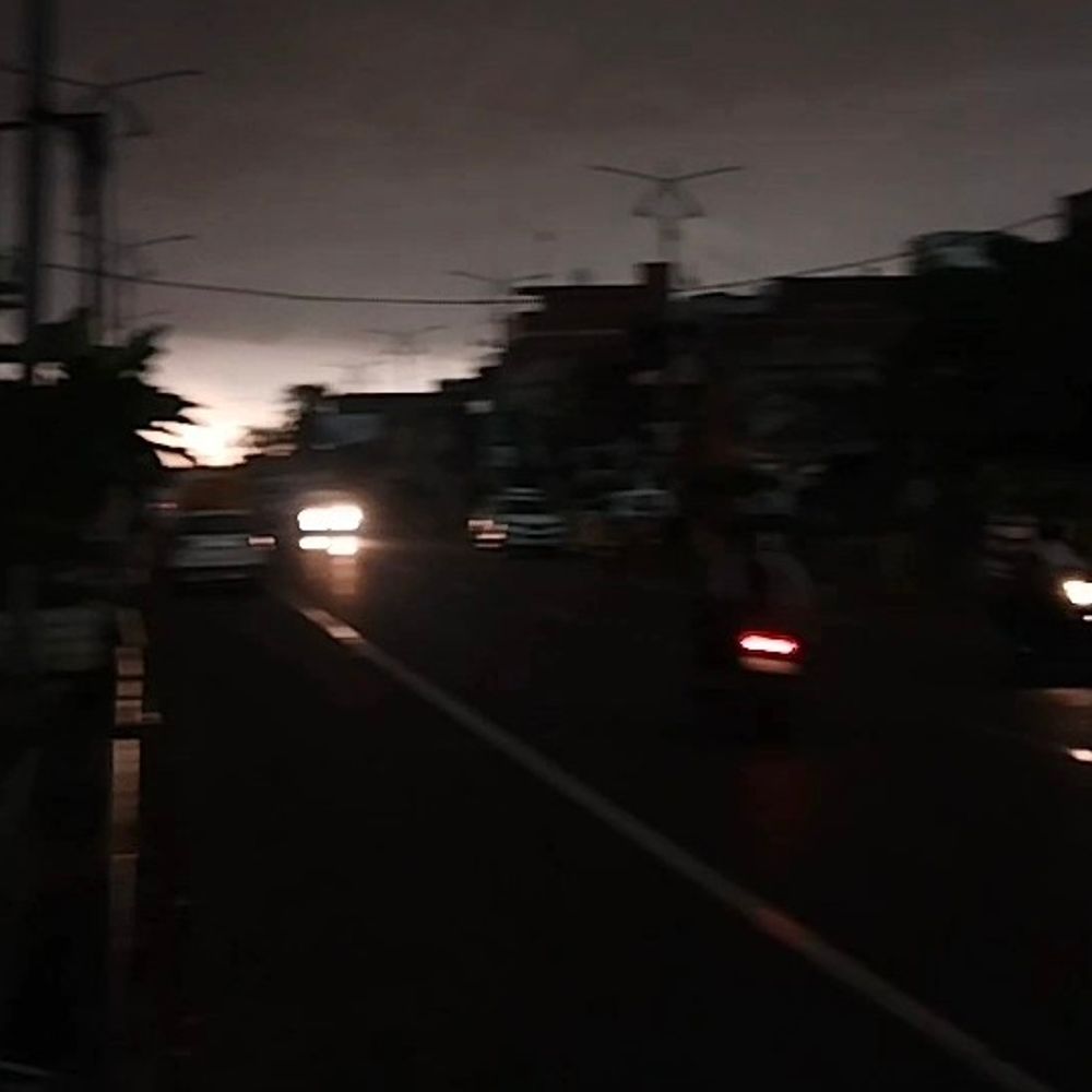 महराजगंज में मौसम का बदला मिजाज:सुबह की धूप के बाद धूल भरी आंधी और भारी बारिश, किसानों को राहत